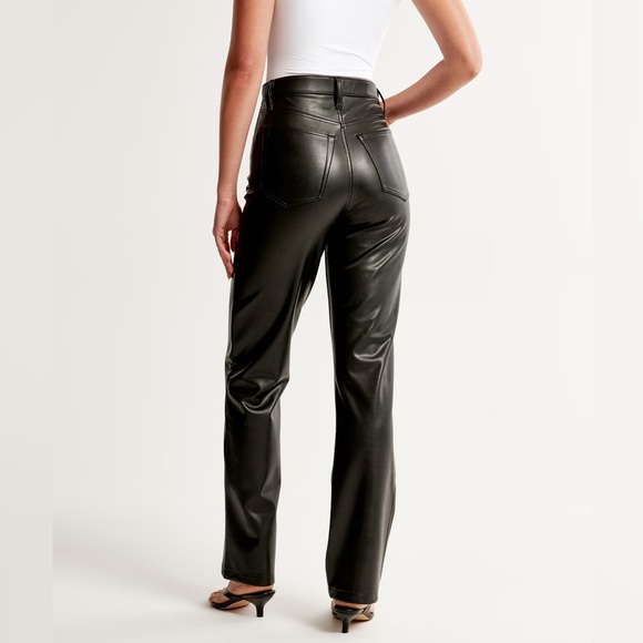 NWOT Abercrombie and Fitch 90’s High Rise Vegan Leather Pants Size 29 (8) - Picture 5 of 5